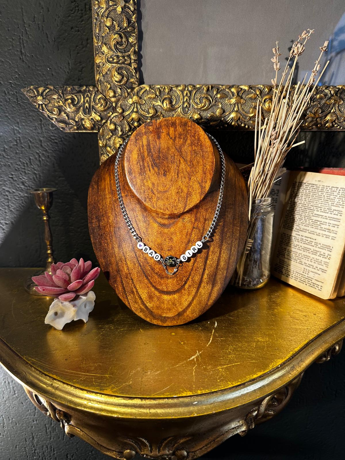 Collier bad Girl et fleurs séchées